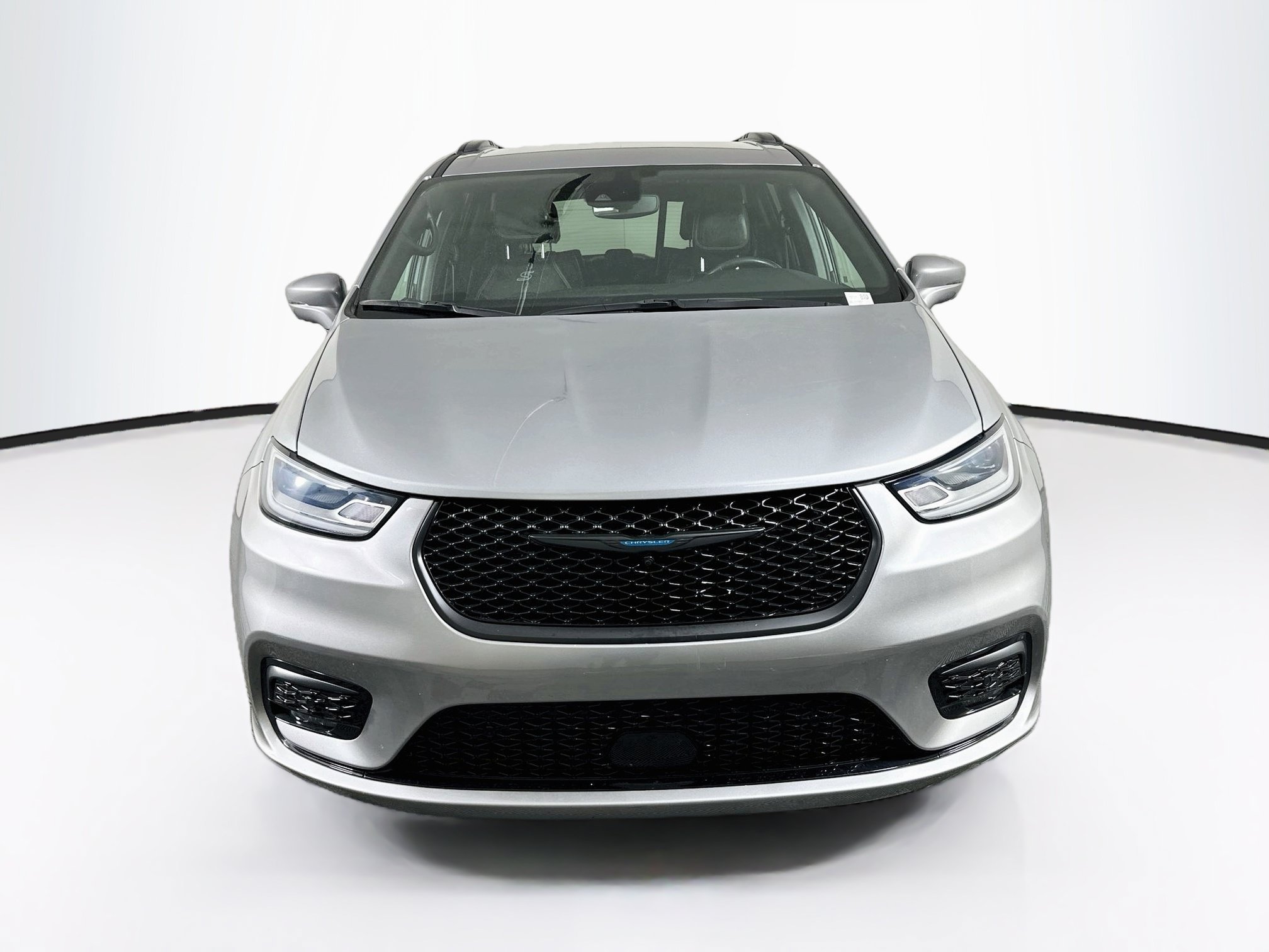 Used 2021 Chrysler Pacifica Touring-L w/ S Appearance Package FWD image 2