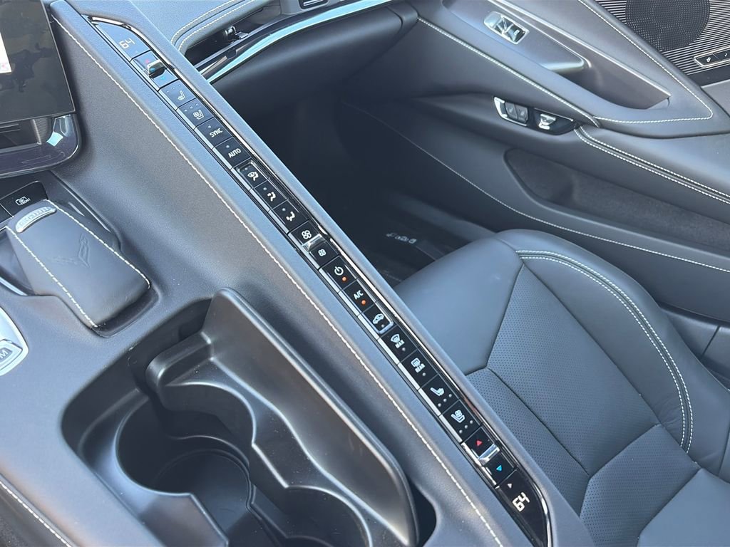 Used 2025 Chevrolet Corvette Stingray Preferred Cpe w/ Z51 Performance Package RWD image 24