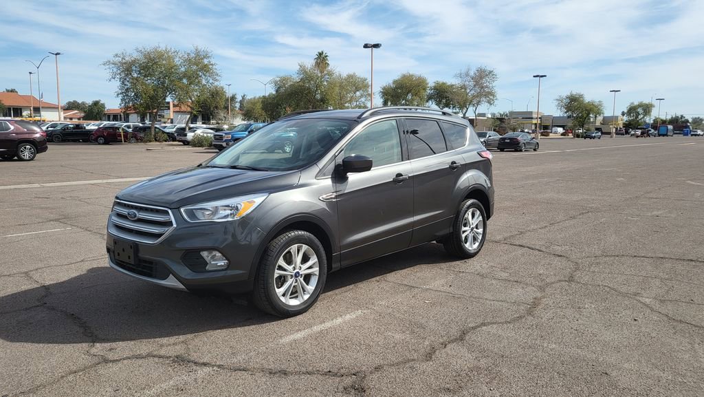 Used 2018 Ford Escape SE w/ SE Sync 3 Package image 4