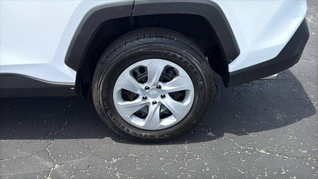 Certified 2025 Toyota RAV4 LE AWD/4WD image 13