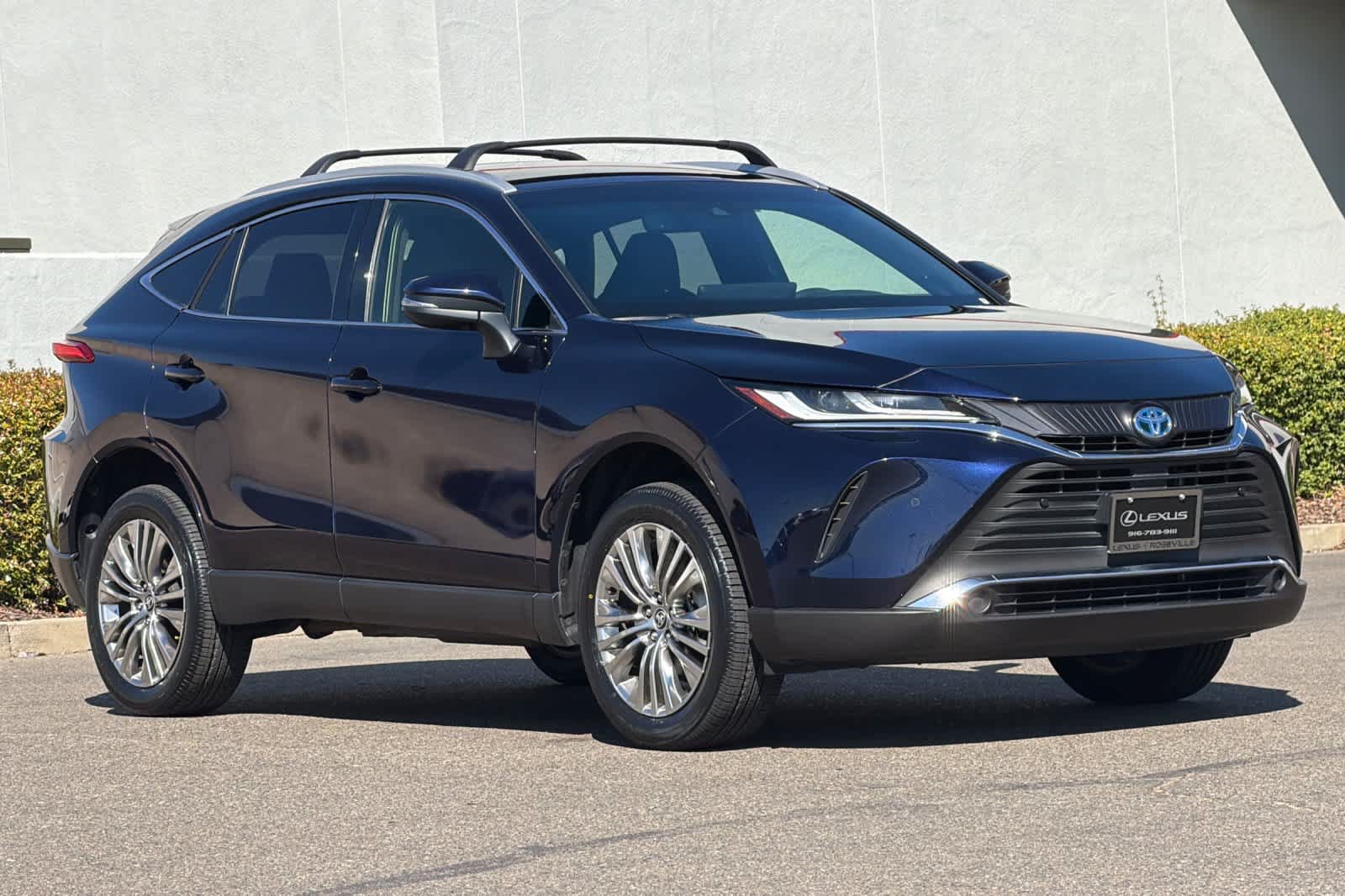 Used 2022 Toyota Venza XLE AWD/4WD image 5