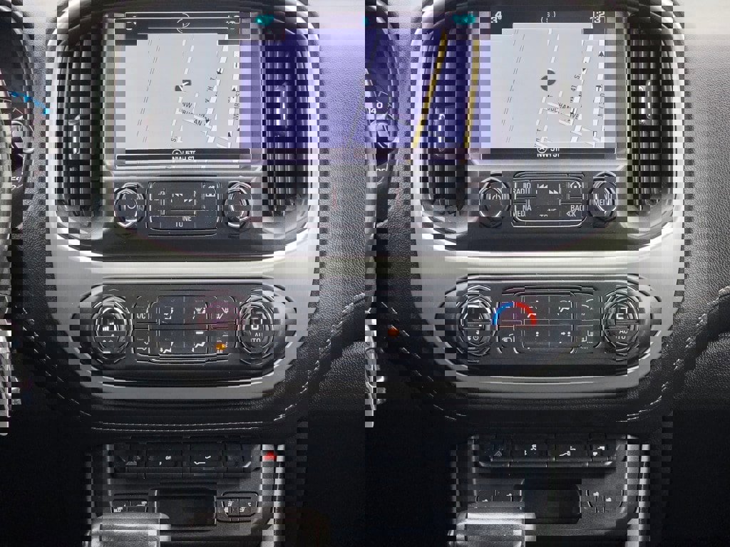 Used 2017 GMC Canyon SLT image 12