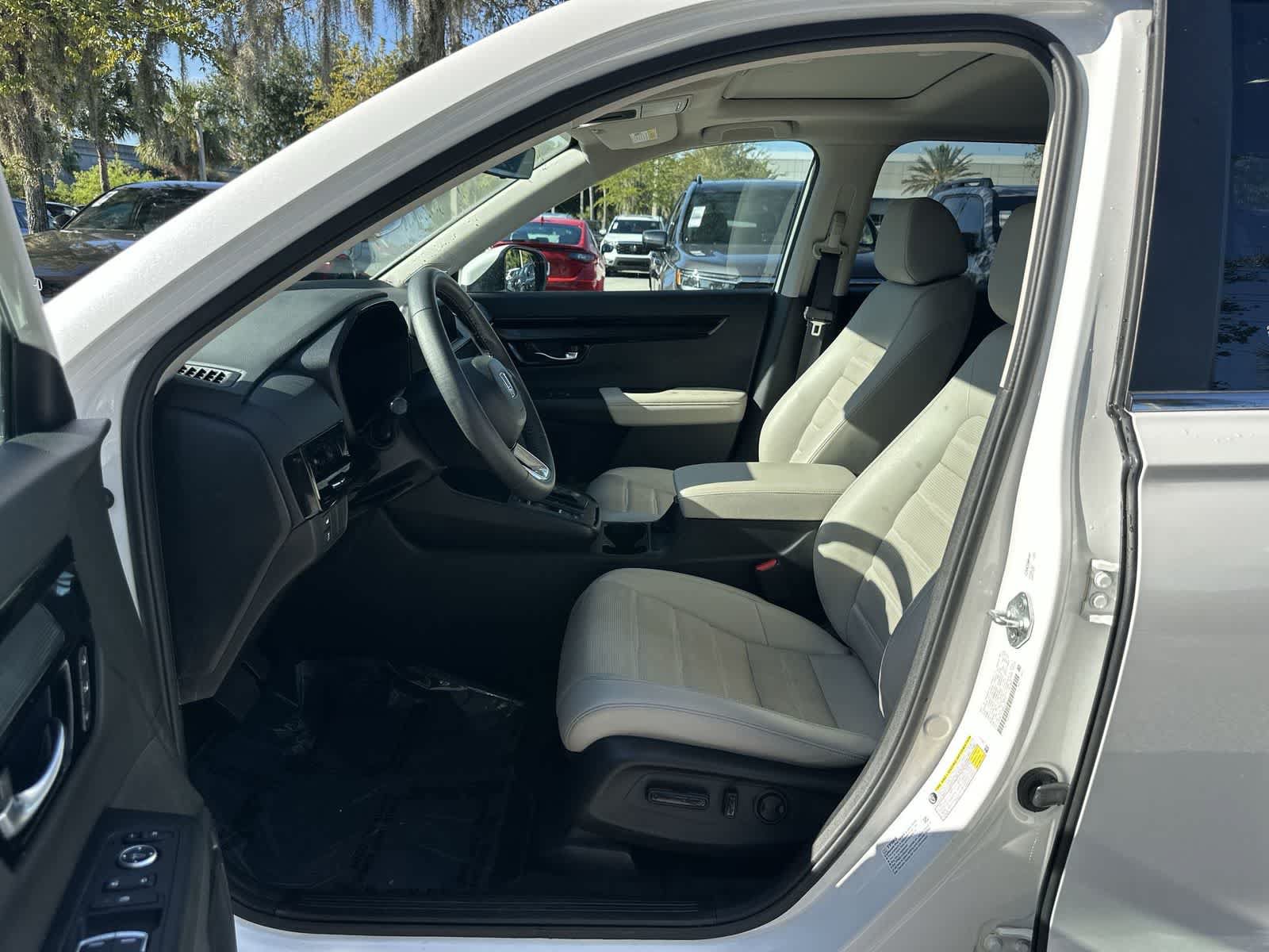 Used 2024 Honda CR-V EX-L image 2