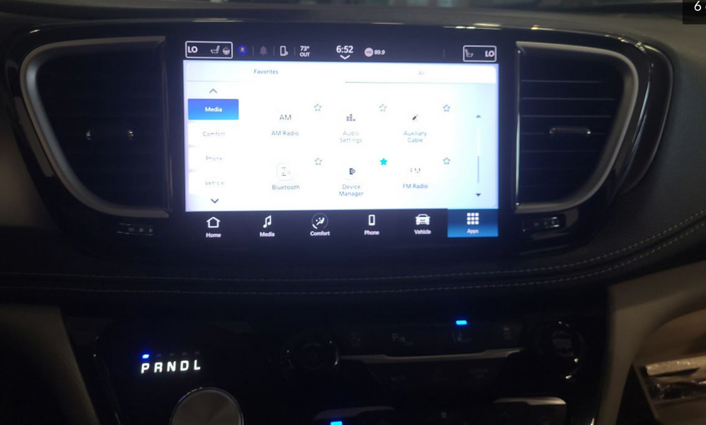 Used 2023 Chrysler Pacifica Touring-L AWD/4WD image 6