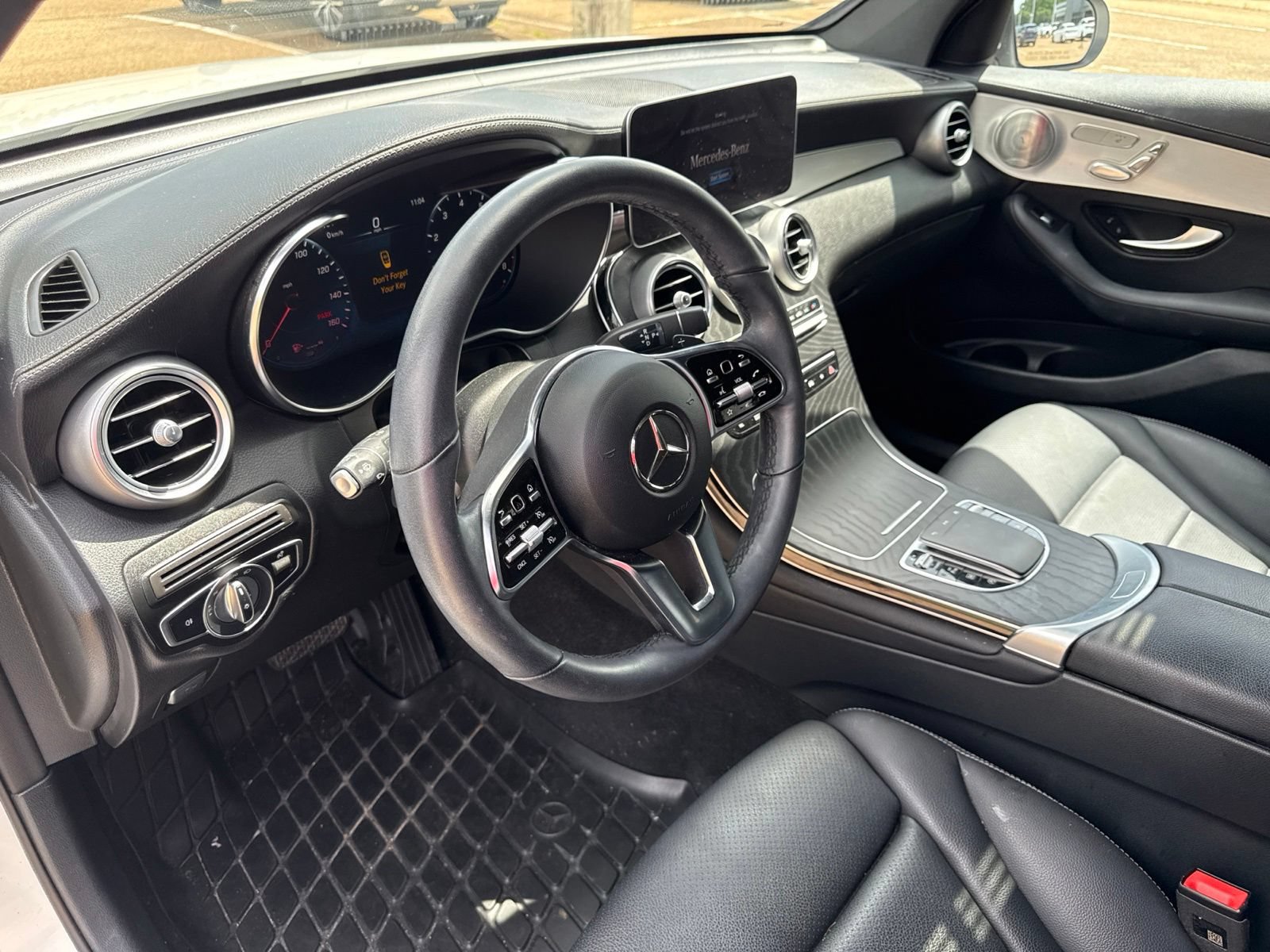 Used 2023 Mercedes-Benz GLC 300 4MATIC Coupe image 14