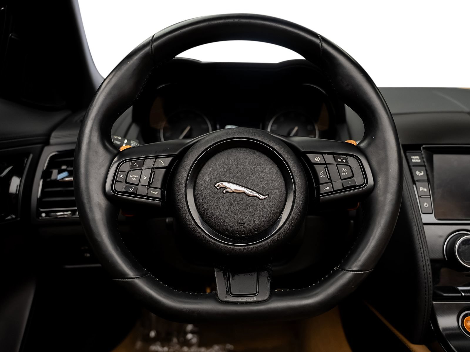 Used 2015 Jaguar F-TYPE S RWD image 32