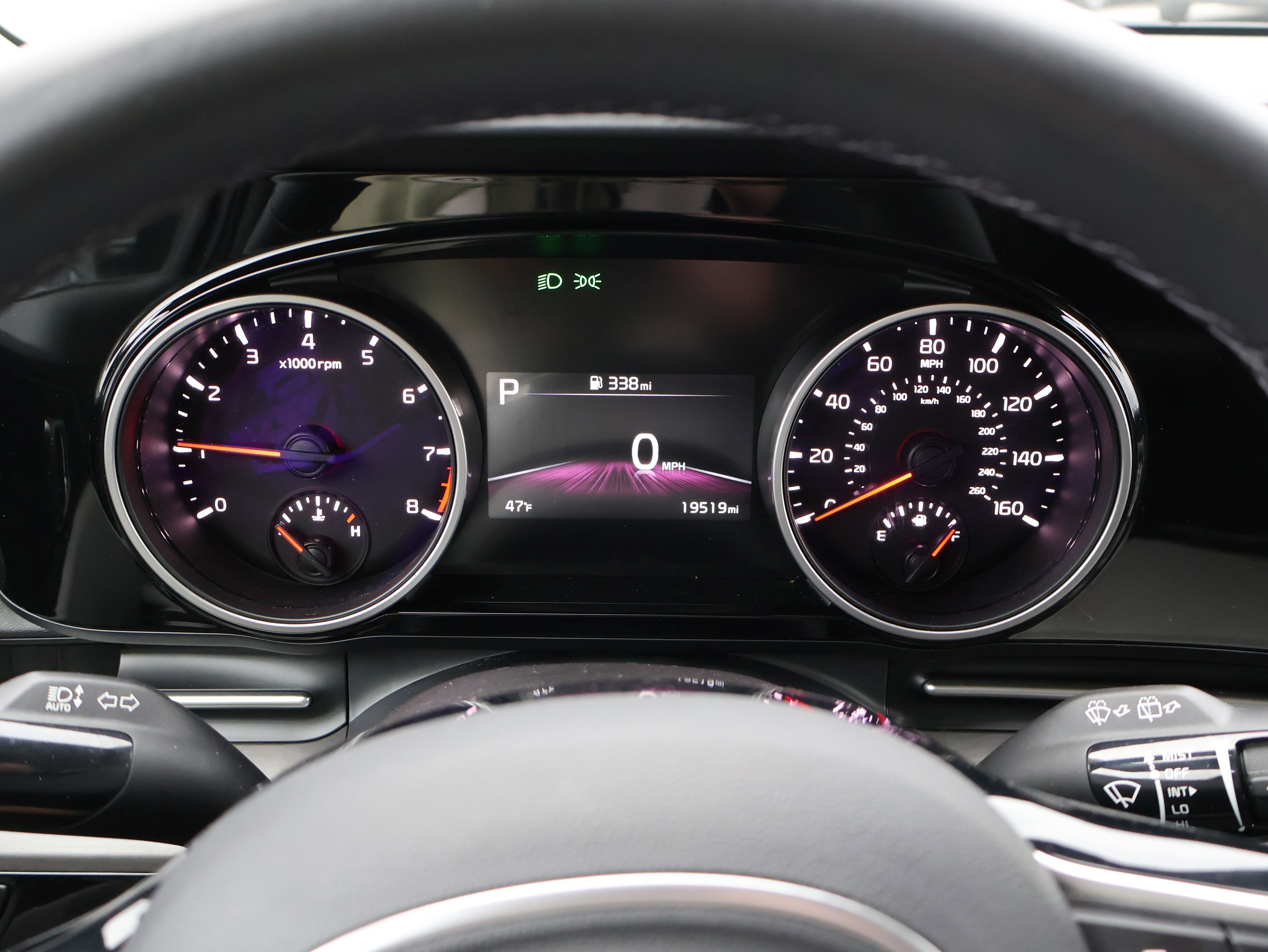 Used 2022 Kia Carnival EX image 30