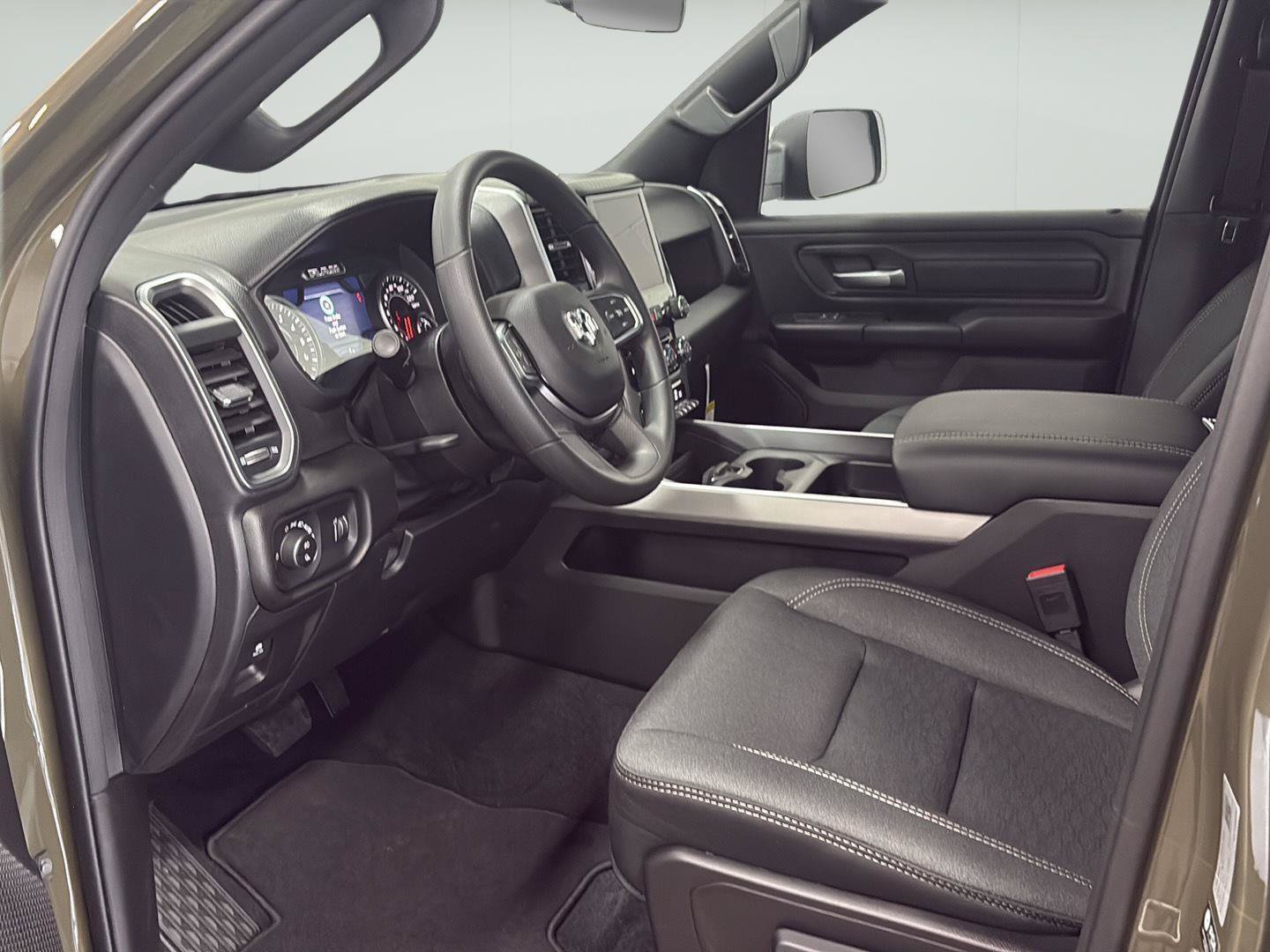 New 2026 RAM 1500 Express AWD/4WD image 5