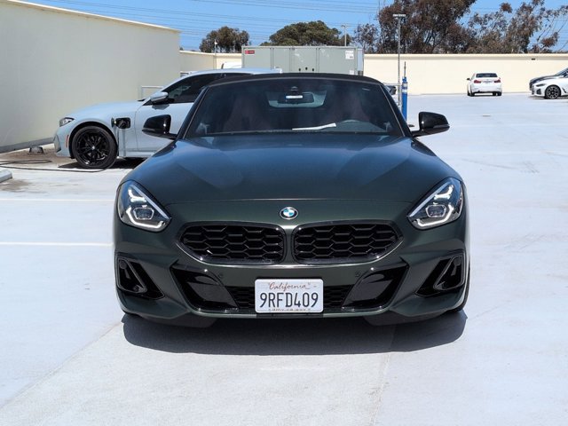 Certified 2025 BMW Z4 M40i w/ Edition RWD image 2