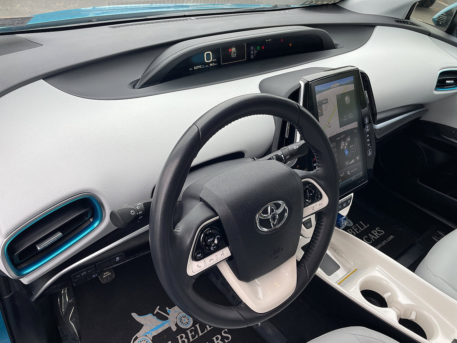 Used 2017 Toyota Prius Prime Premium image 28