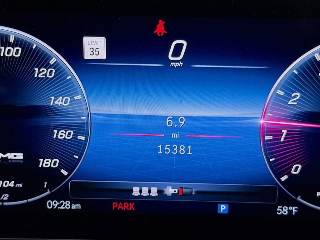 Used 2024 Mercedes-Benz GLB 35 AMG 4MATIC image 12