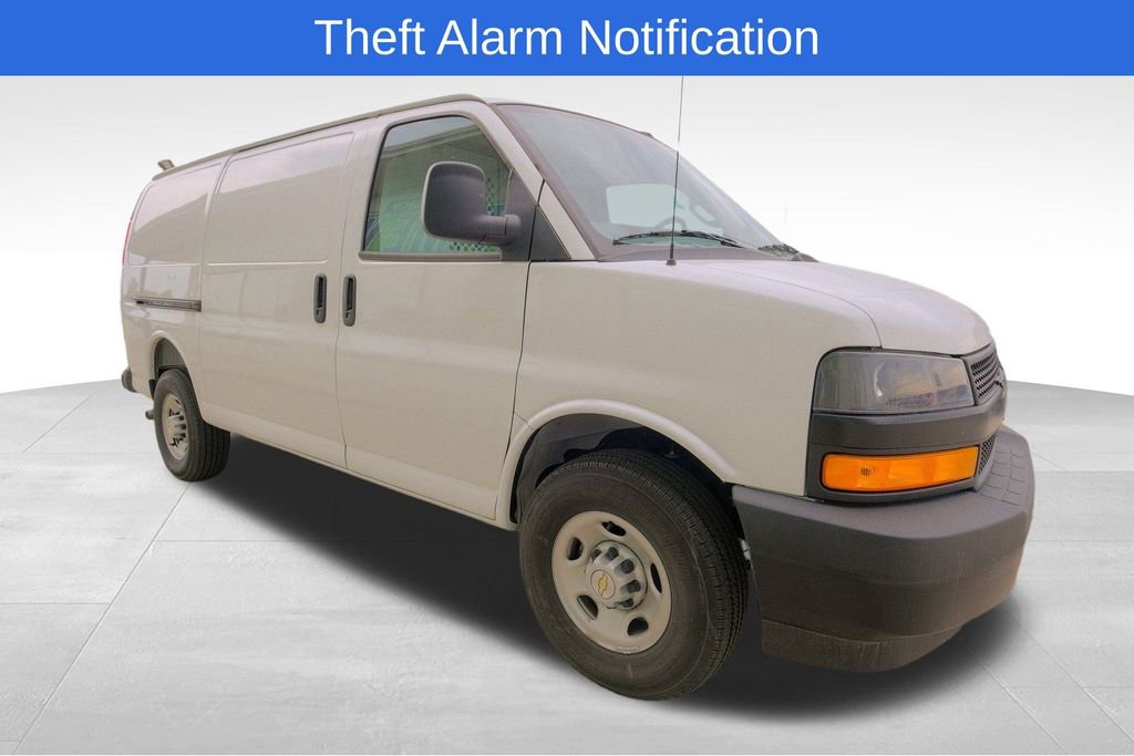 Used 2025 Chevrolet Express 2500 w/ Driver Convenience Package image 9