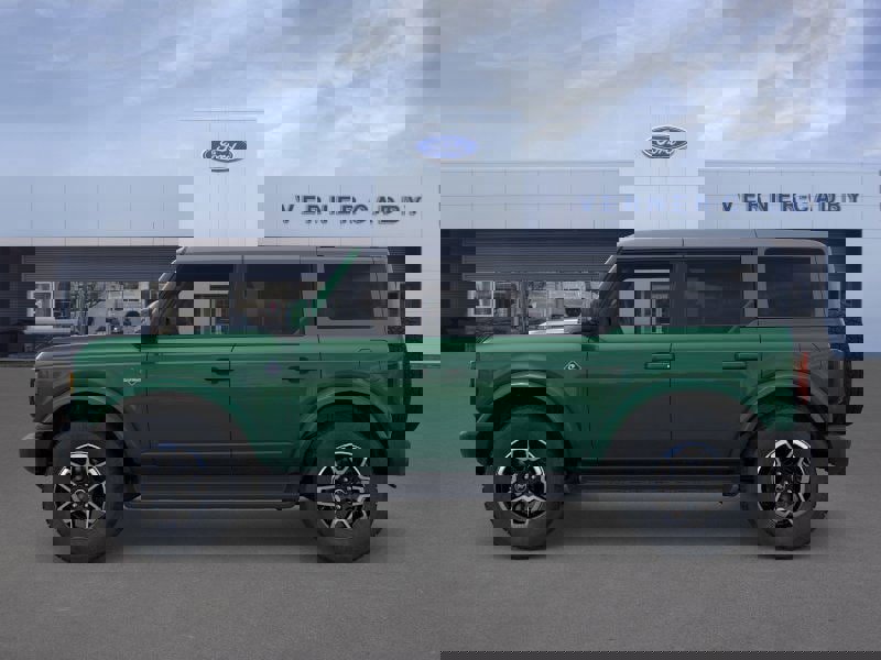 New 2025 Ford Bronco Outer Banks image 3