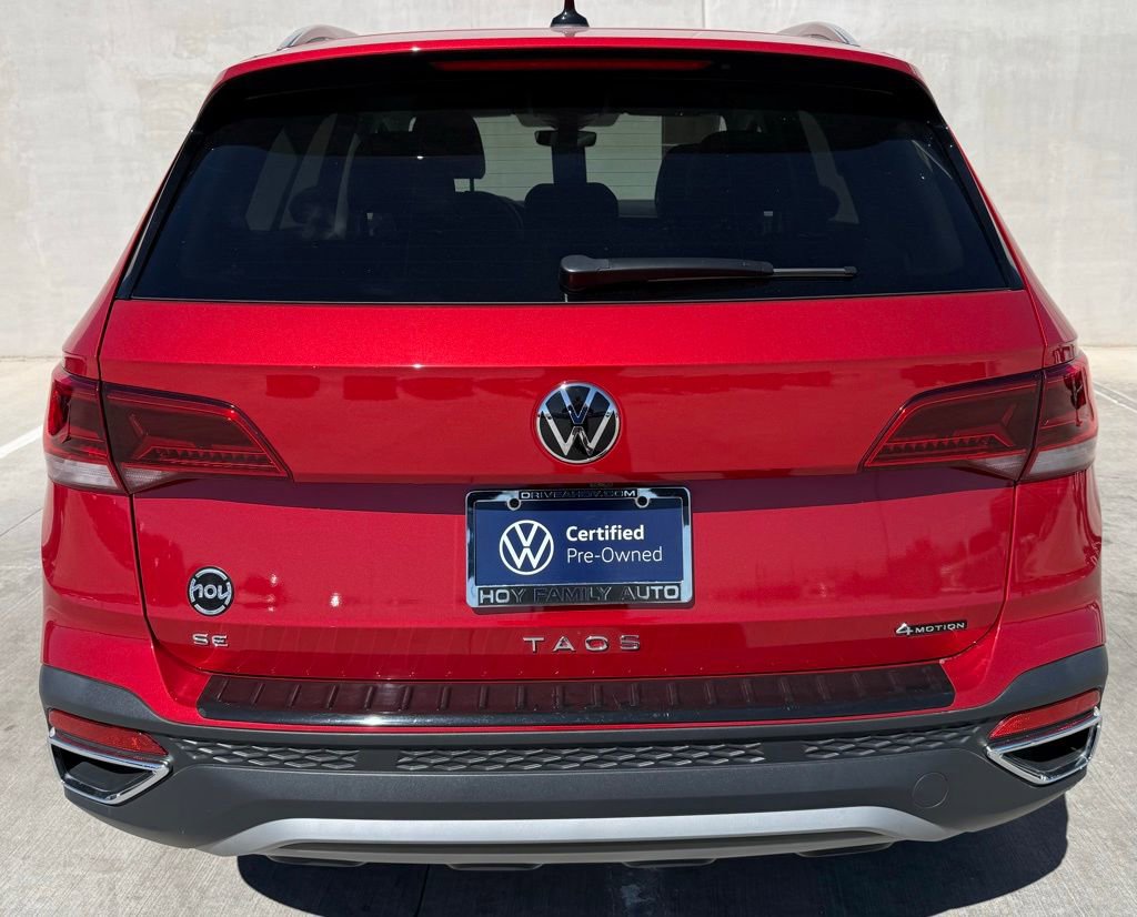 Certified 2024 Volkswagen Taos SE image 4