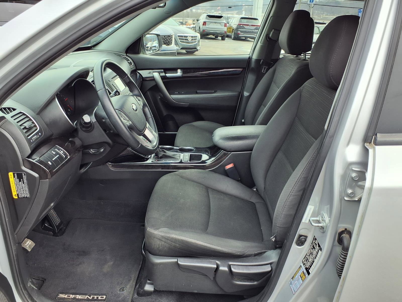 Used 2015 Kia Sorento LX image 11