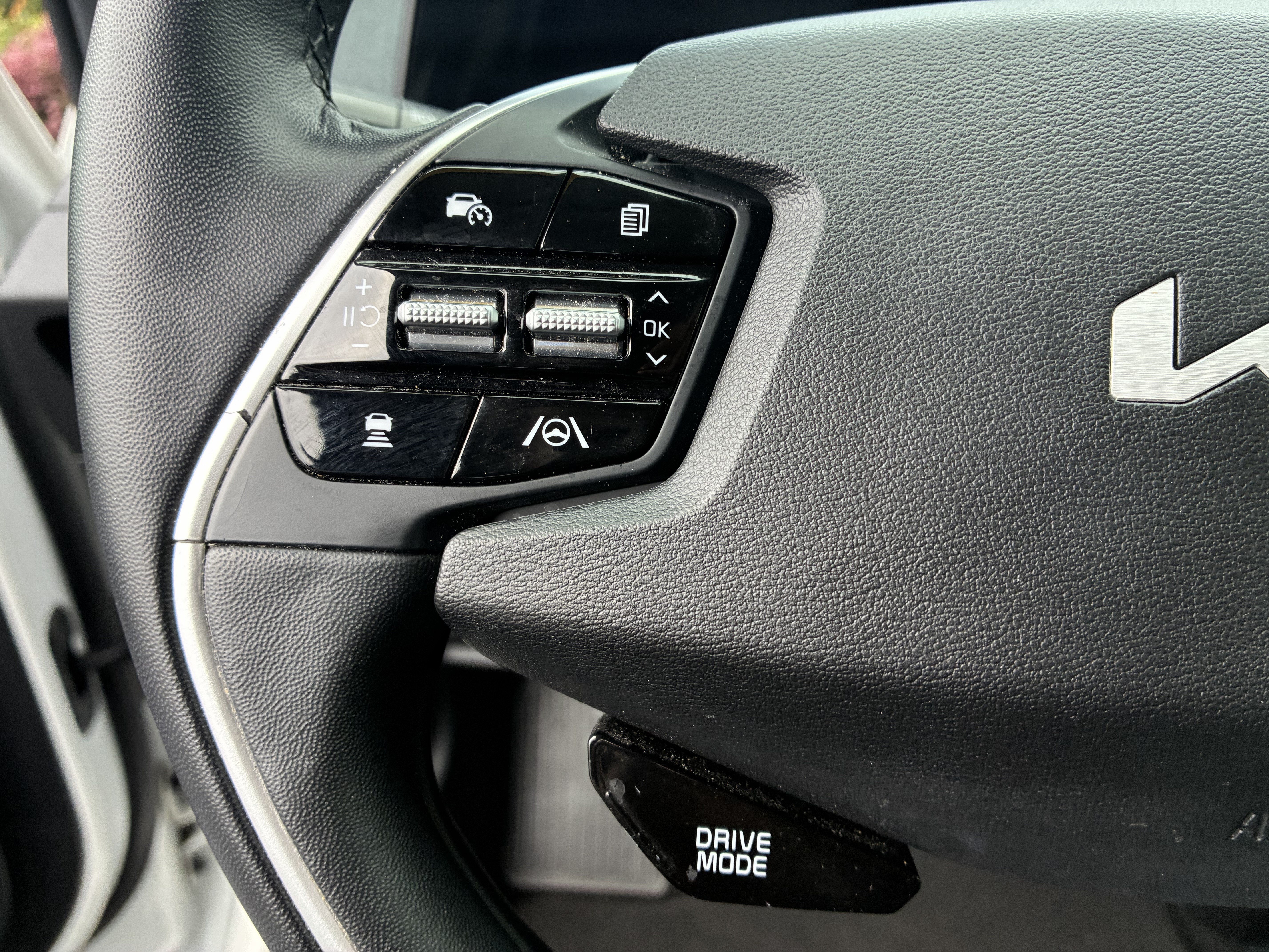 Used 2022 Kia EV6 Wind RWD image 27