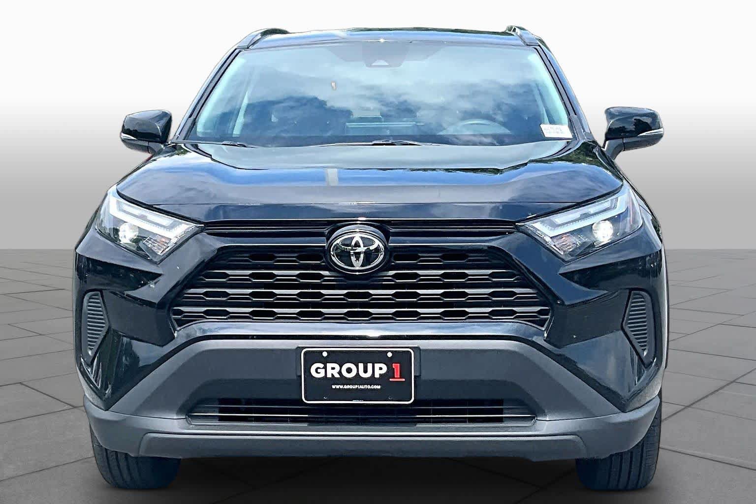 Used 2025 Toyota RAV4 XLE AWD/4WD image 4