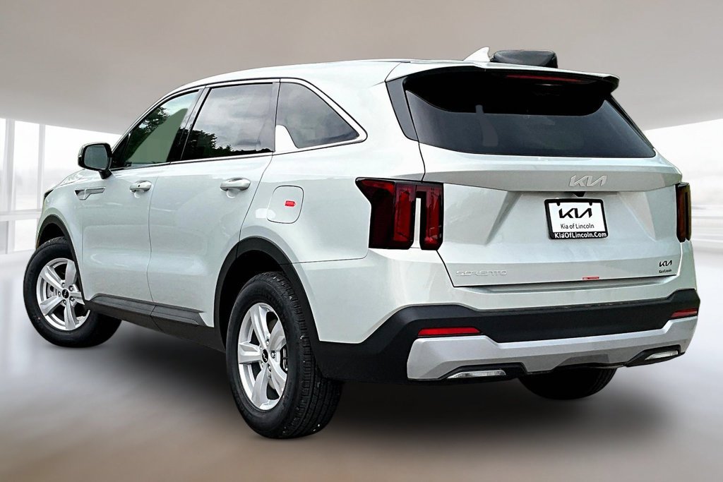 New 2026 Kia Sorento LX FWD image 3