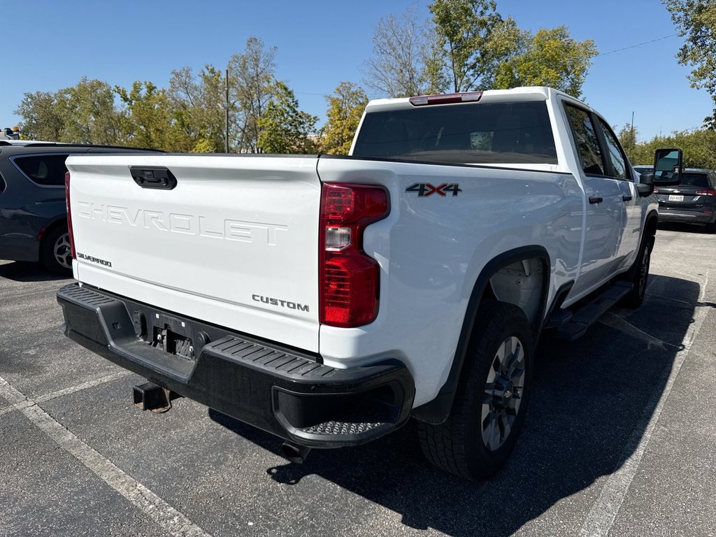 Used 2022 Chevrolet Silverado 2500 Custom w/ Custom Value Package AWD/4WD image 4
