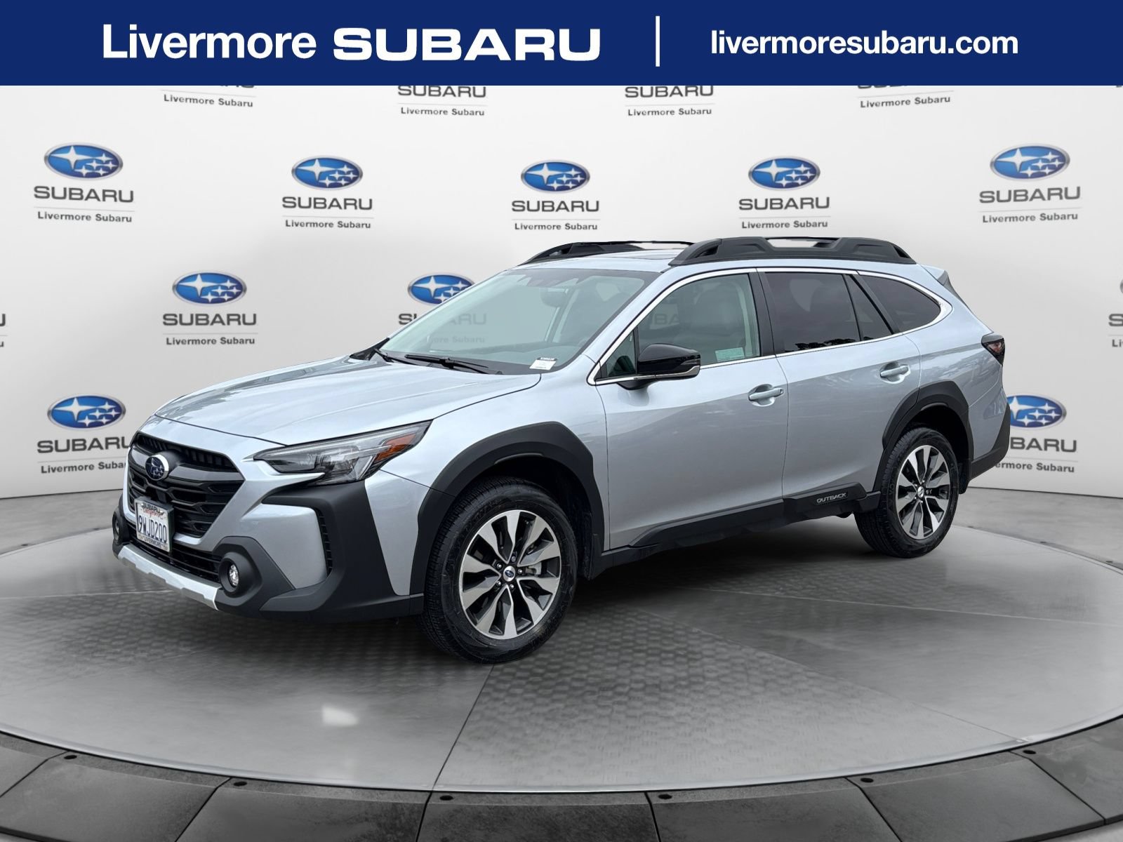 Used 2025 Subaru Outback Limited AWD/4WD image 1