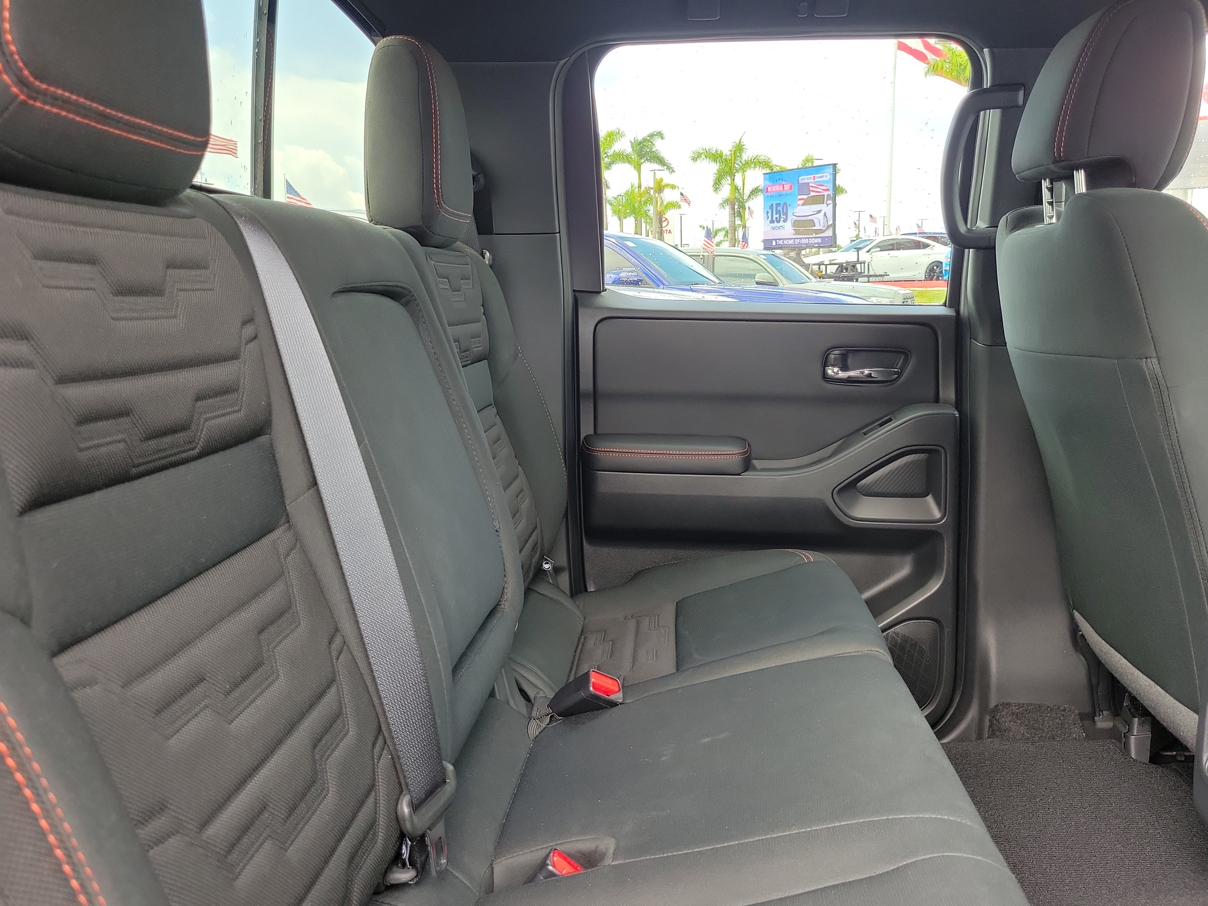 Used 2025 Nissan Frontier PRO-4X w/ Pro Convenience Package AWD/4WD image 15