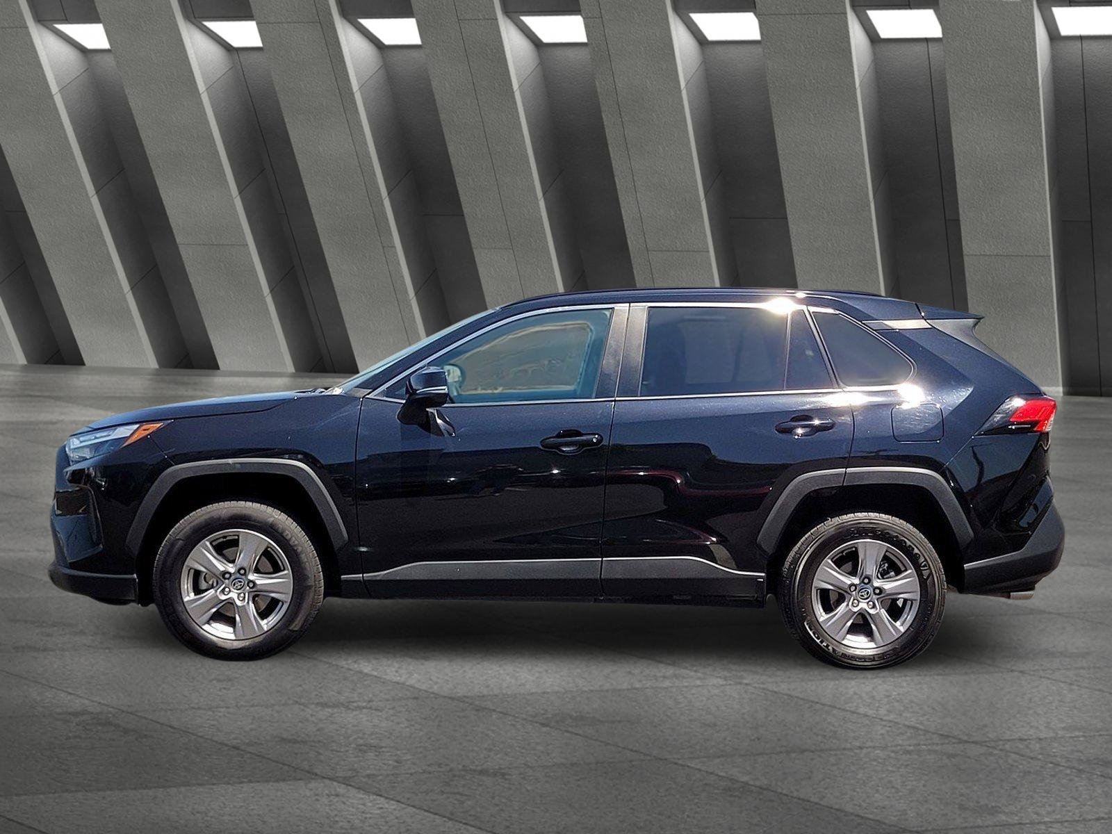 Used 2025 Toyota RAV4 XLE AWD/4WD image 7