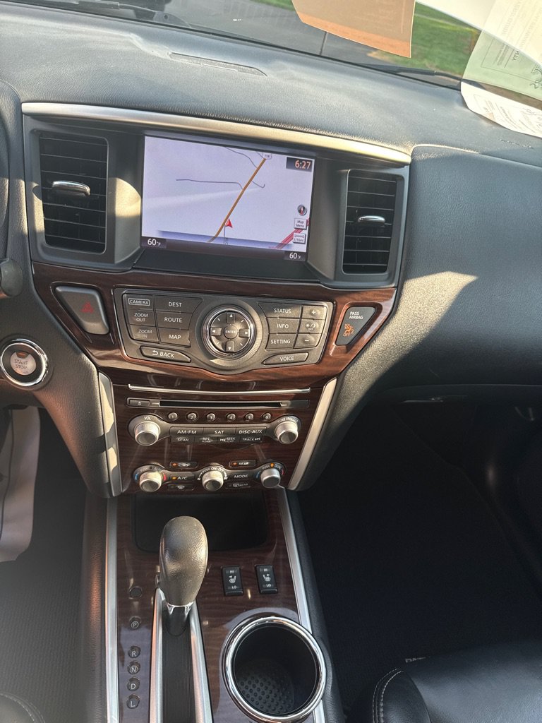 Used 2016 Nissan Pathfinder SL w/ SL Premium Package AWD/4WD image 16