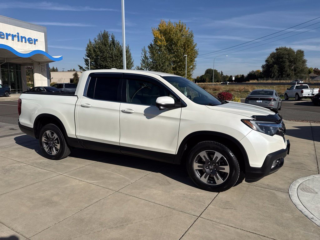 Used 2017 Honda Ridgeline RTL-T image 2