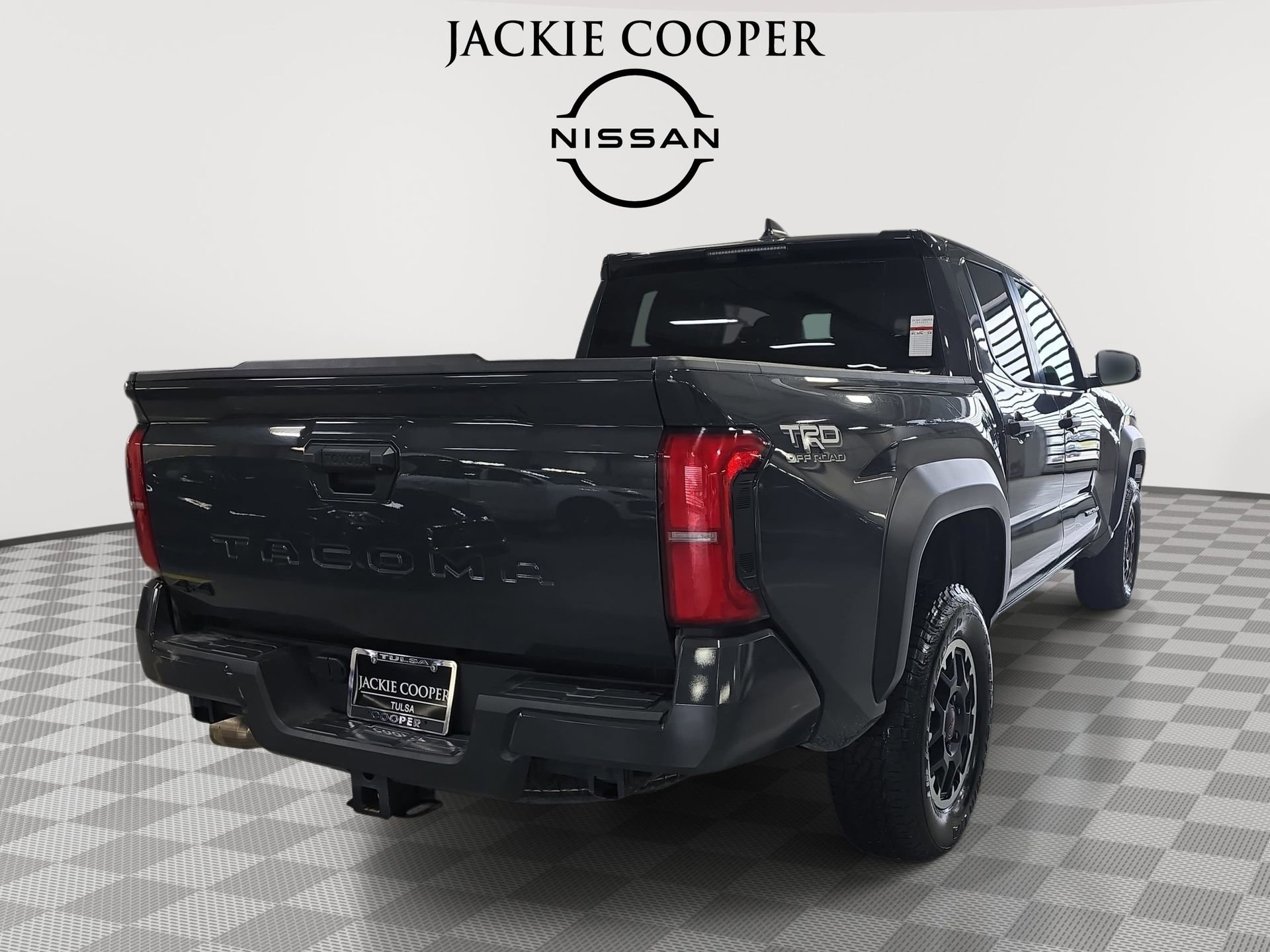 Used 2024 Toyota Tacoma TRD Off-Road AWD/4WD image 5
