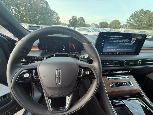 Used 2025 Lincoln Aviator Black Label w/ Jet Appearance Package image 11