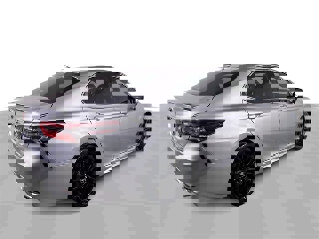 Used 2024 Toyota Camry XSE w/ Cold Weather Package image 8