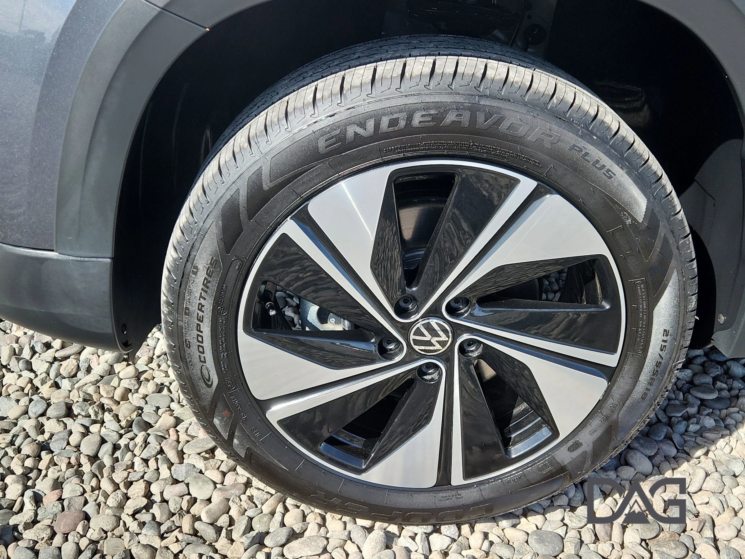 Used 2024 Volkswagen Taos SE image 11