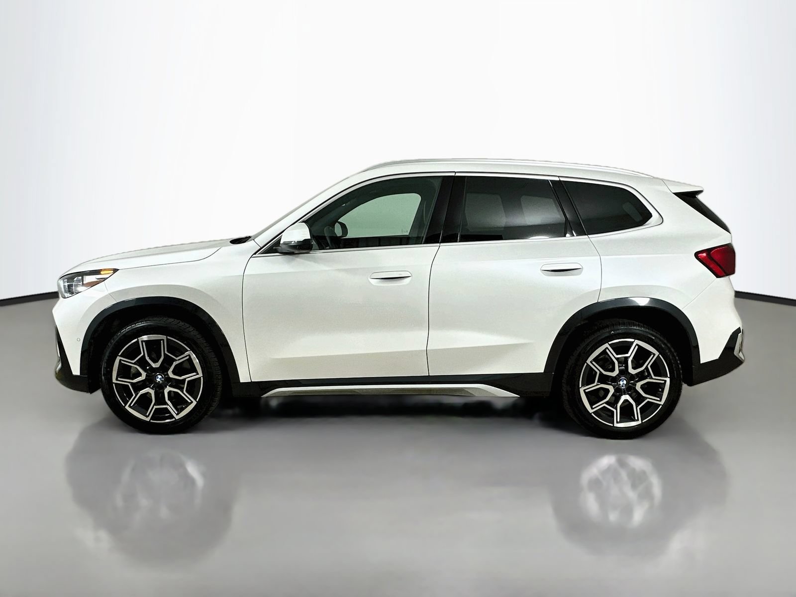 Used 2026 BMW X1 xDrive28i w/ Technology Package AWD/4WD image 8