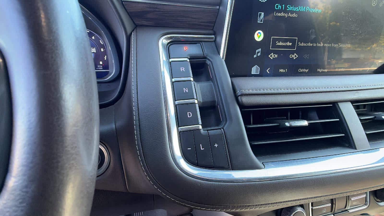 Used 2022 Chevrolet Tahoe Z71 w/ Luxury Package AWD/4WD image 13