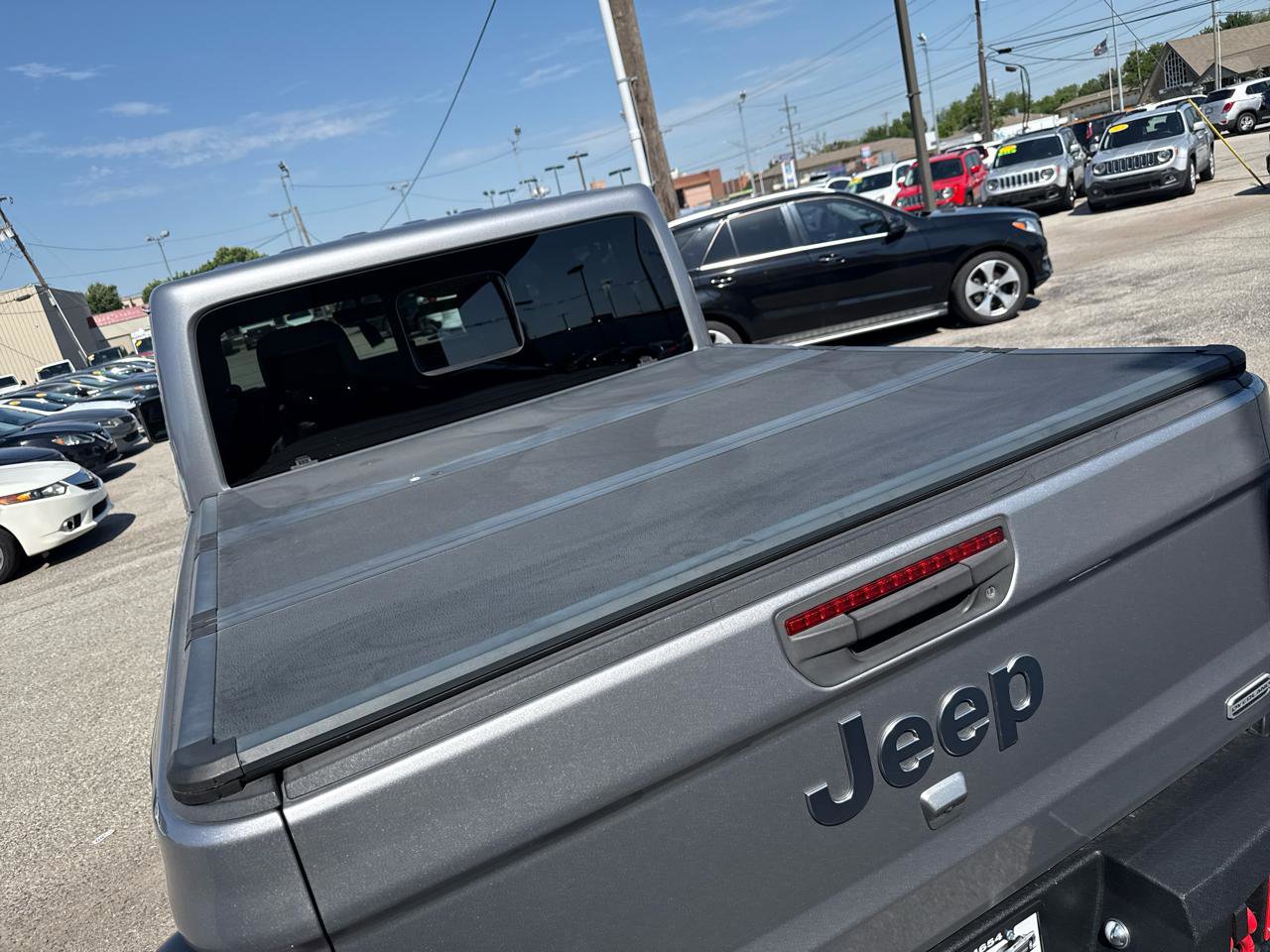 Used 2020 Jeep Gladiator Overland AWD/4WD image 9