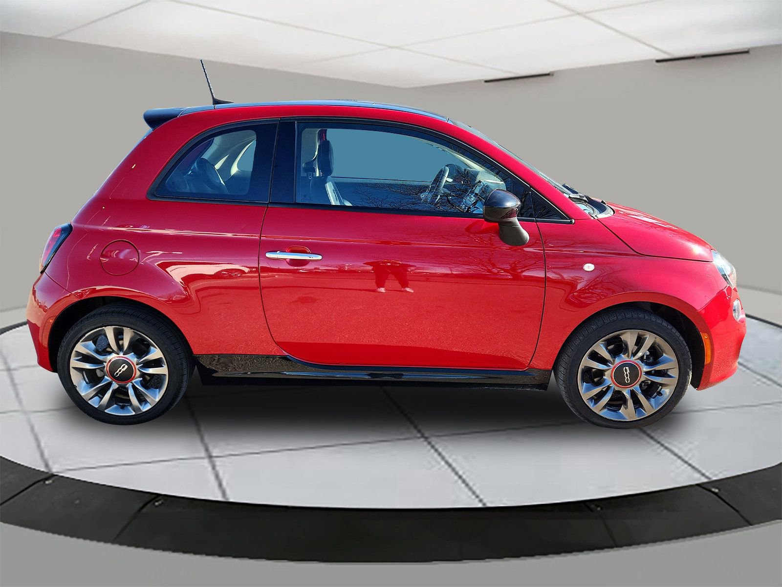 Used 2017 FIAT 500 Pop w/ Sport Black Trim Package image 6