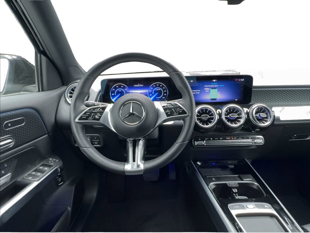 Used 2024 Mercedes-Benz EQB 300 4MATIC image 32