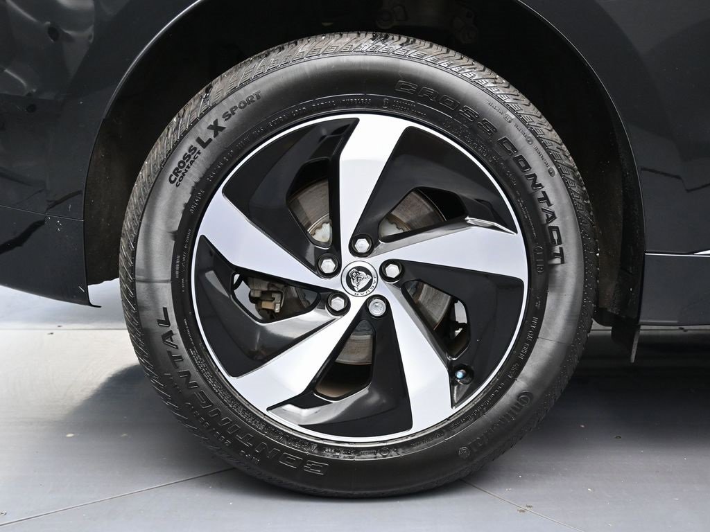 Used 2024 Jaguar F-PACE R-Dynamic S image 12