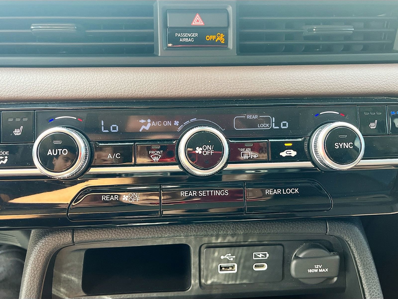 Used 2025 Honda Pilot Elite image 16