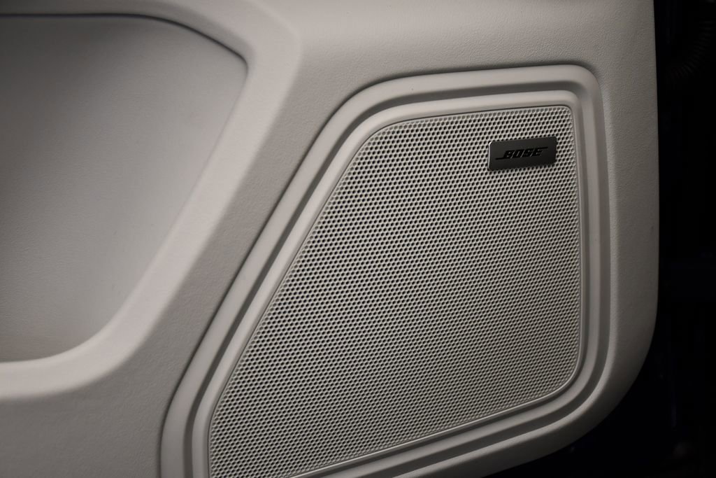 Certified 2025 Porsche Macan image 39