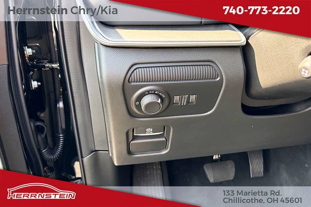 New 2026 Jeep Grand Wagoneer Limited AWD/4WD image 17
