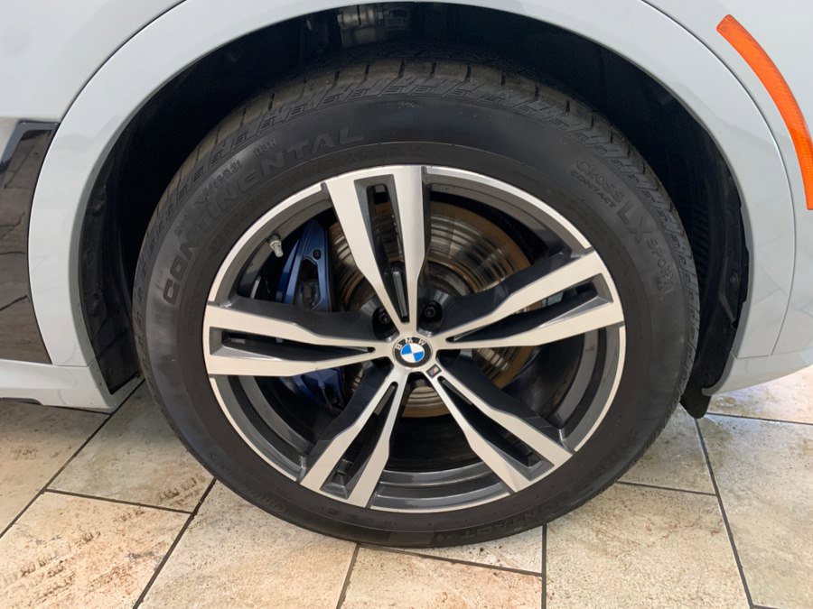 Used 2023 BMW X7 xDrive40i w/ M Sport Package AWD/4WD image 11