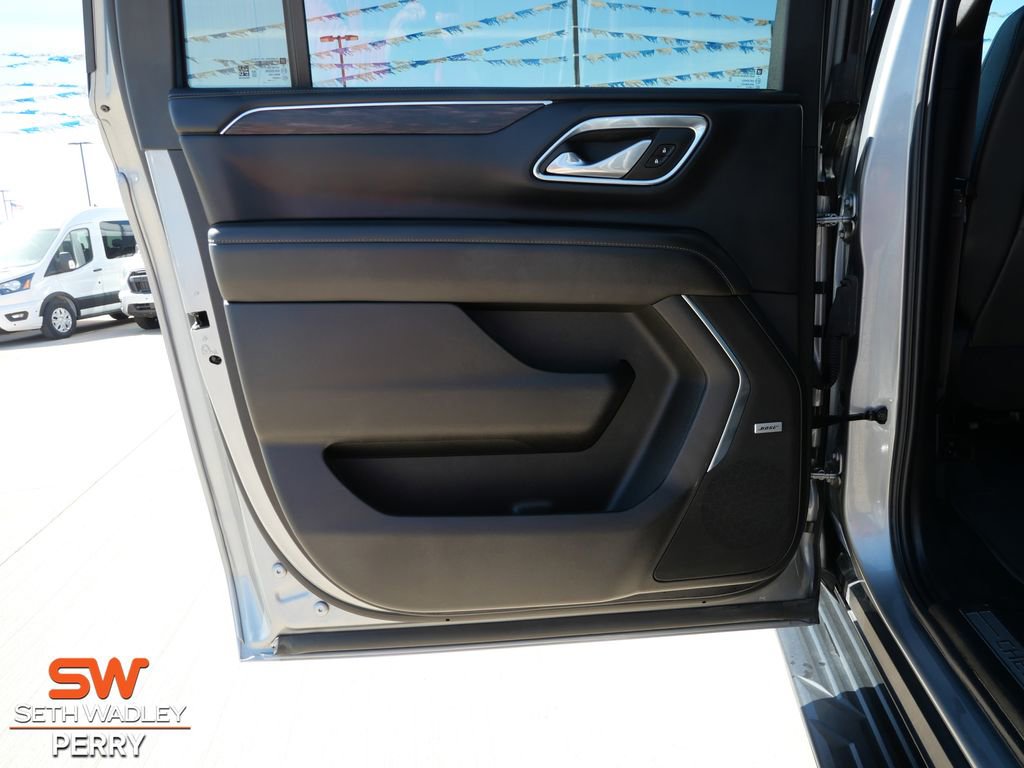 Used 2024 Chevrolet Suburban LT AWD/4WD image 14