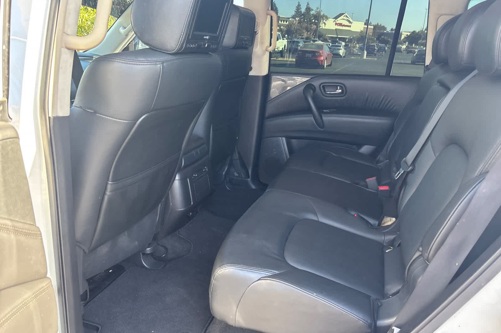 Used 2021 Nissan Armada SV w/ SV Appearance Package RWD image 5