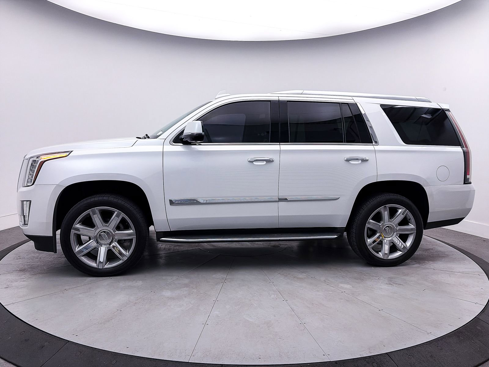 Used 2016 Cadillac Escalade Luxury image 33