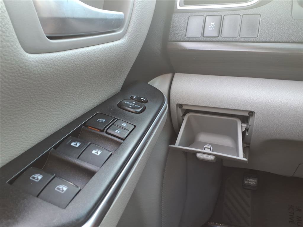 Used 2015 Toyota Camry LE image 26