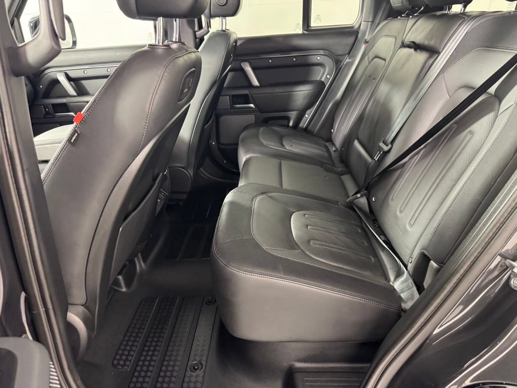 Used 2022 Land Rover Defender 110 X-Dynamic HSE AWD/4WD image 32