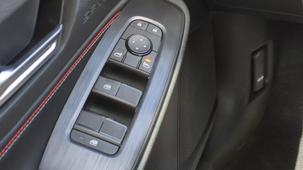 Certified 2026 Nissan Sentra SR w/ Floor Mat Package FWD image 24