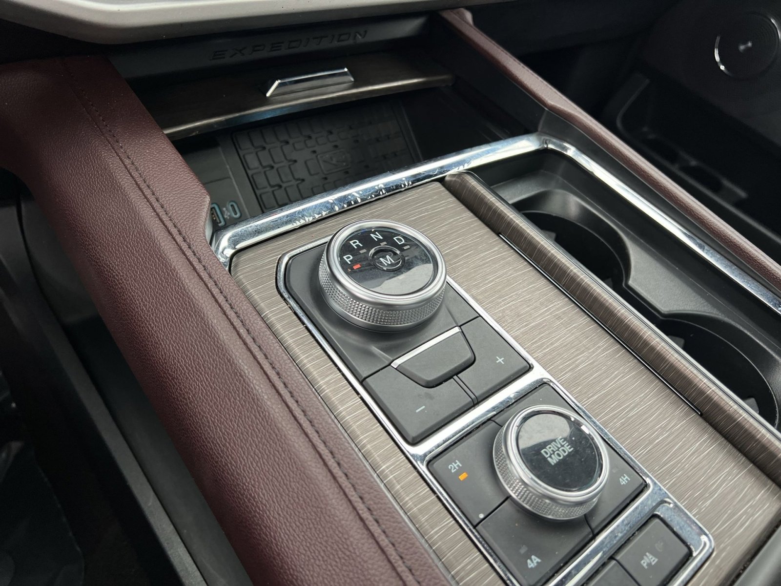 Used 2023 Ford Expedition Limited image 22