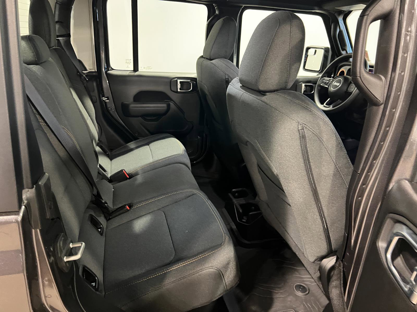 Used 2025 Jeep Gladiator Sport image 30